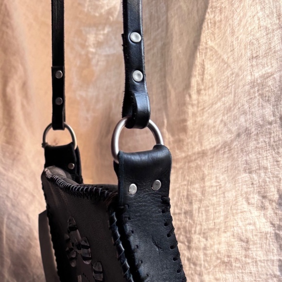 Black Leather saddle bag /shoulder bag/ leather purse with fringe .NWT - Picture 12 of 12